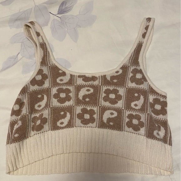 American Eagle Ying Yang Top - Picture 4 of 4